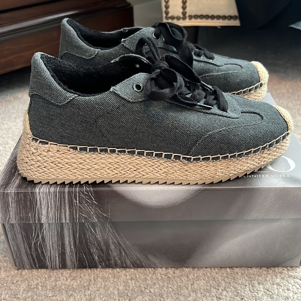 Jennifer Lopez Espadrille Sneakers NIB - Picture 4 of 7